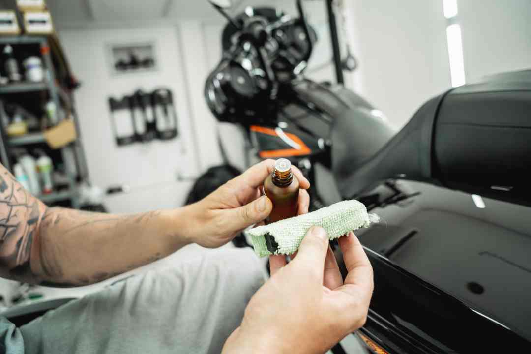process-nano-coating-motorcycle-applying-soft-fiber-sponge