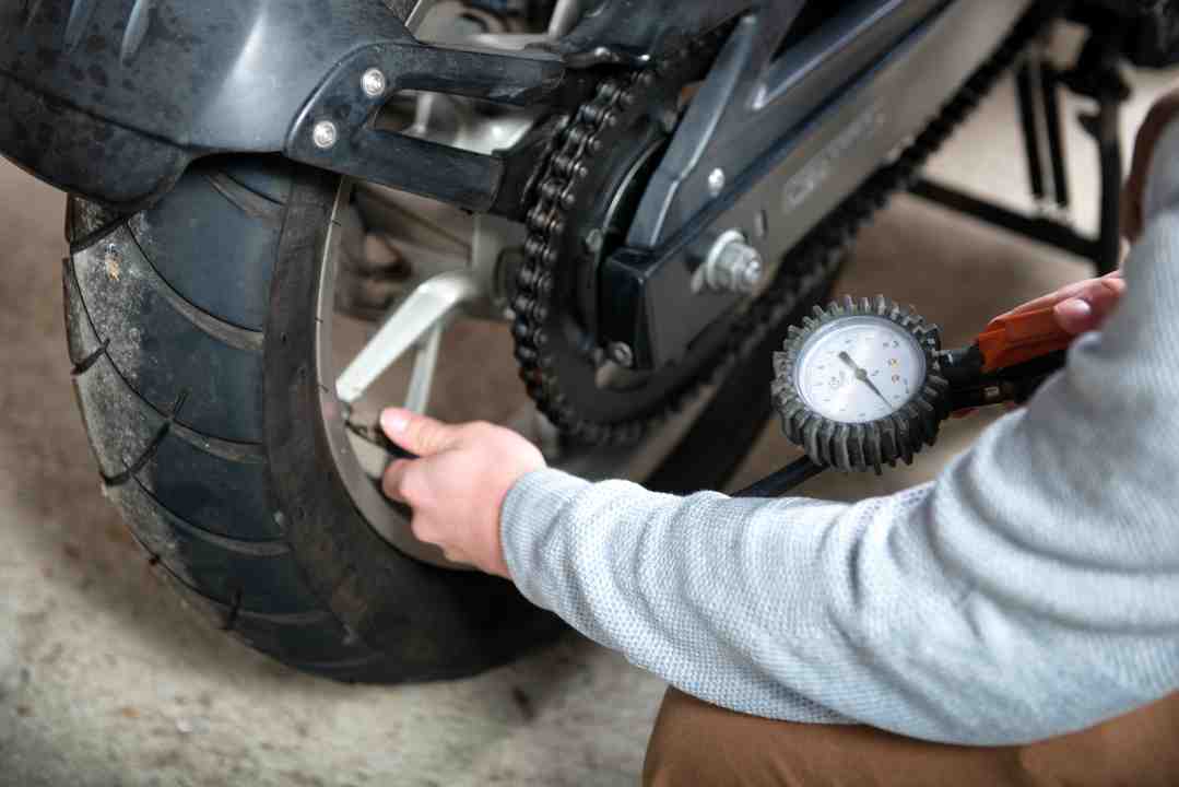 control-tire-pressure-motorcycle