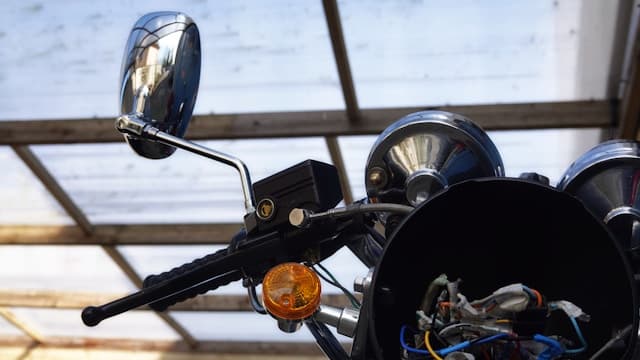 Cara Ganti Minyak Rem Motor yang Benar, Mudah, dan Aman